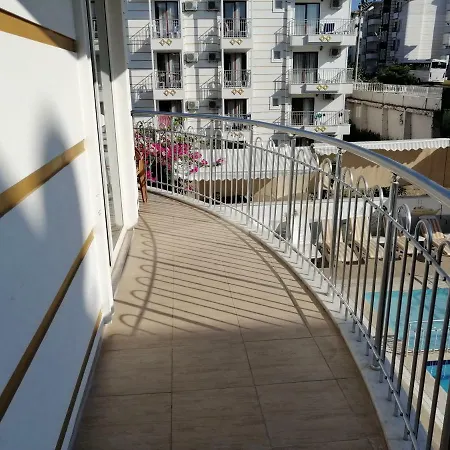 Hotel apartamentowy Un 5*